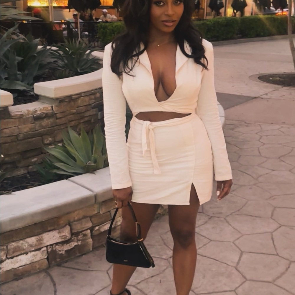 Elegant Cream Dress -M